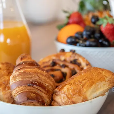 Charm And Authenticity Your Getaway In Cagnes-sur-mer! * Καν-συρ-Μερ